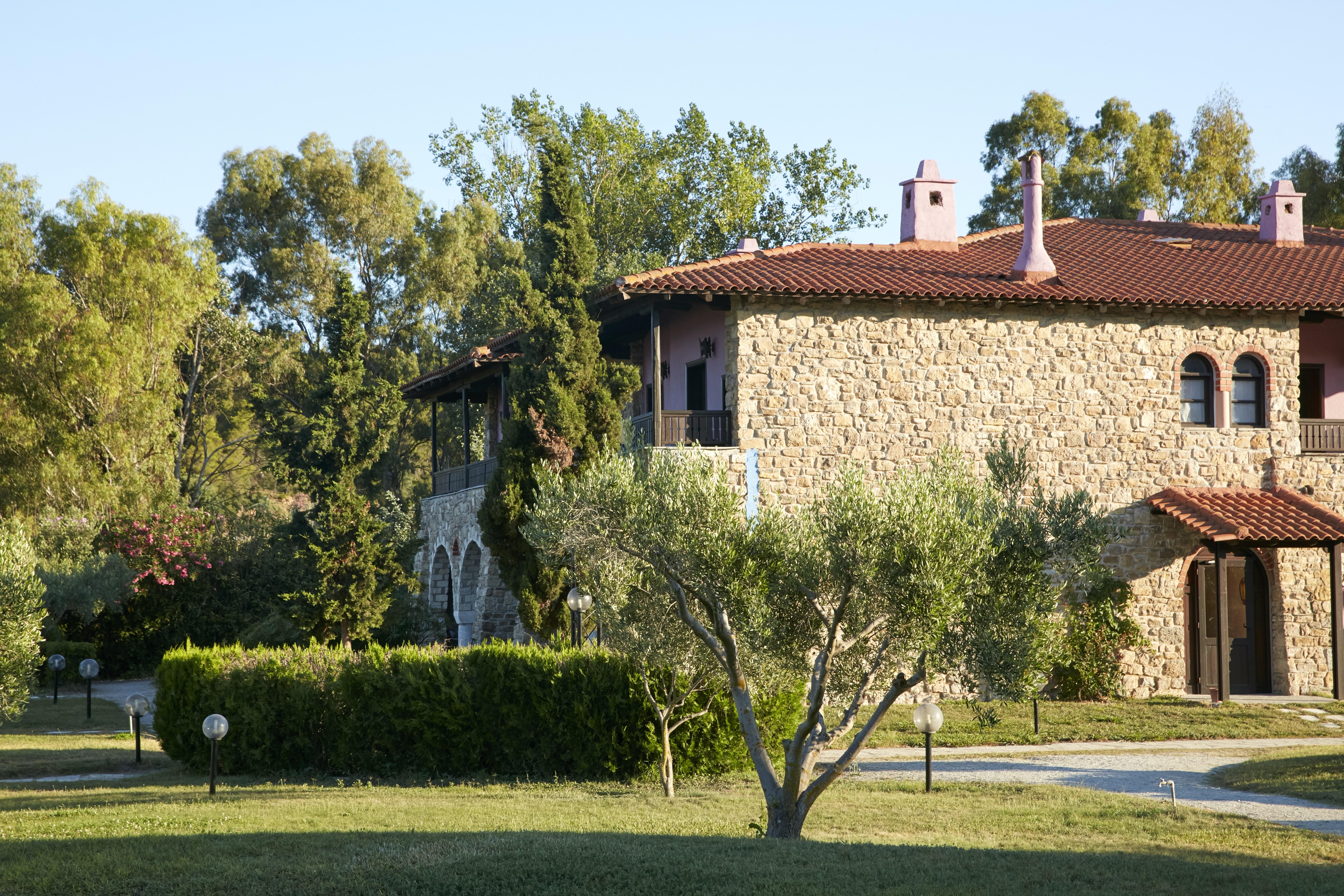 Simantro Resort Sani  Exterior photo The house of the late King Constantine II of Greece in exile in the Peloponnese