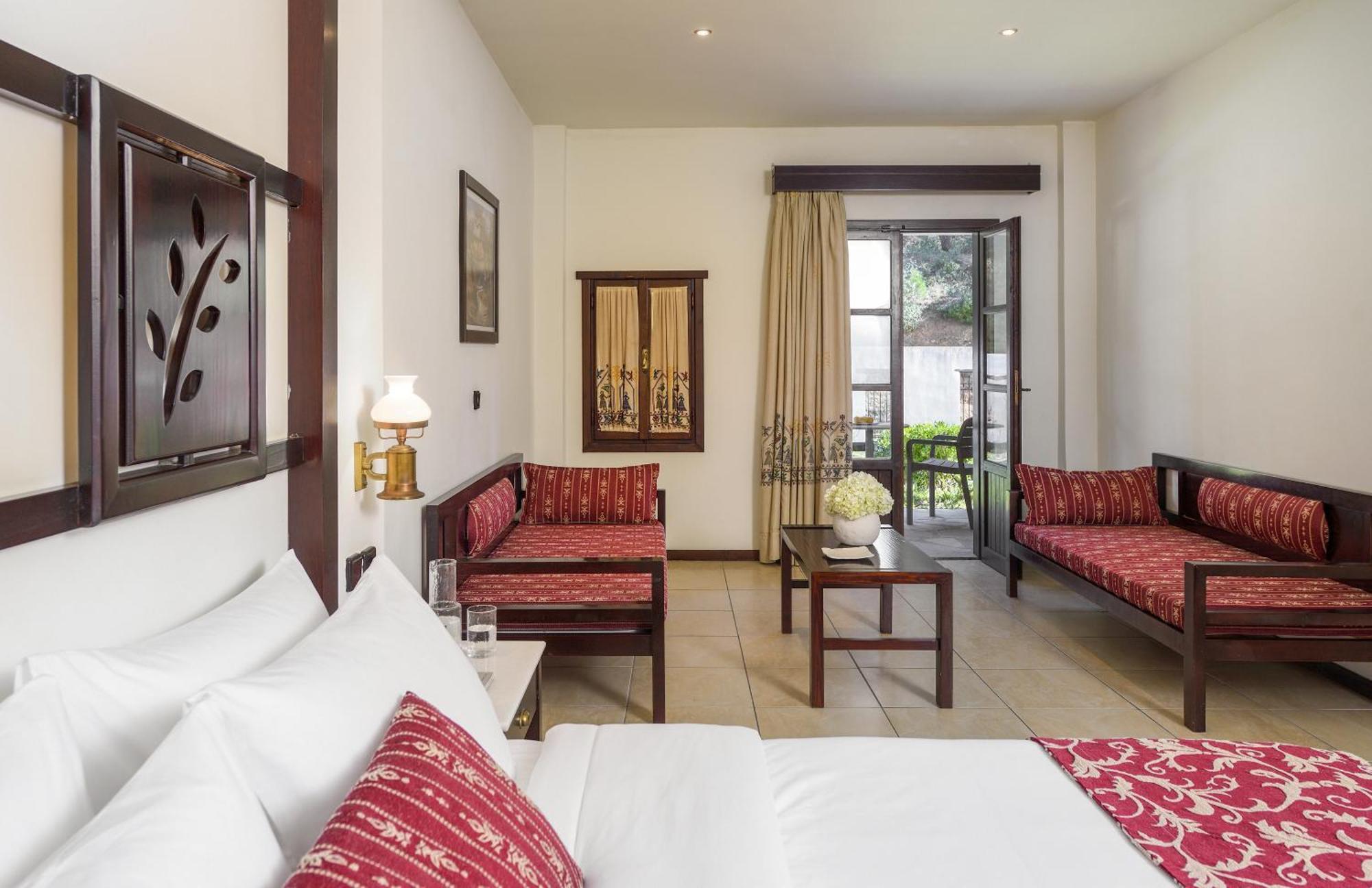 Simantro Resort Sani  Room photo A room at the hotel