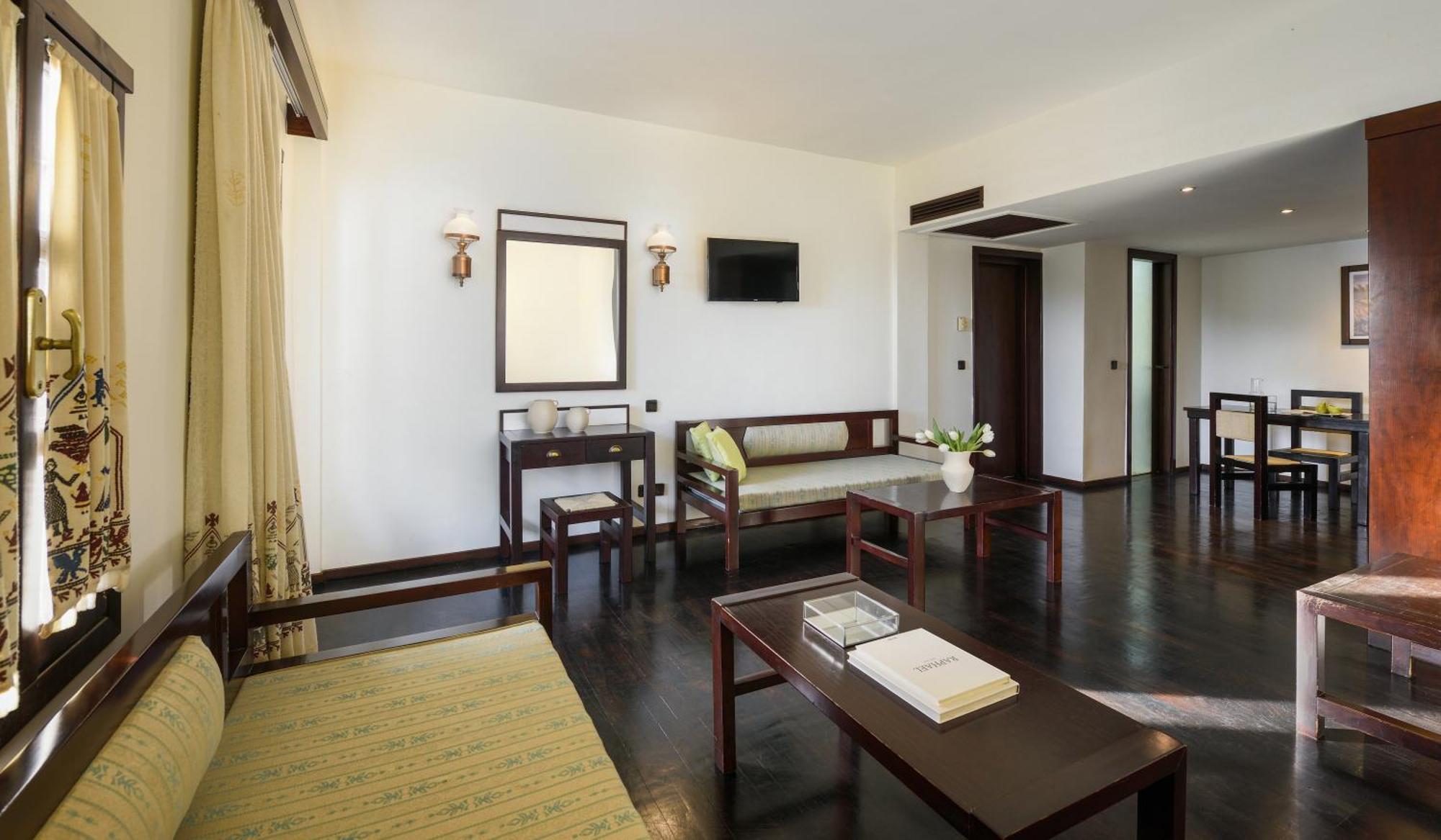 Simantro Resort Sani  Room photo A suite at the Taj Bengal