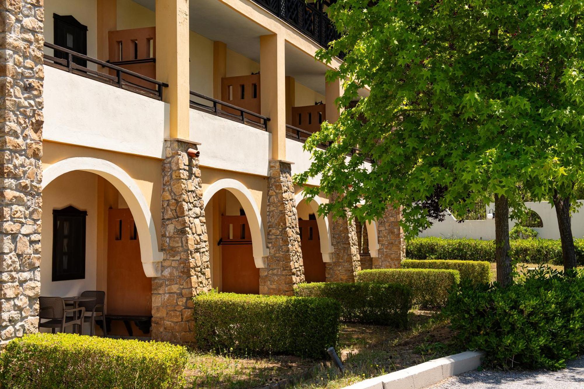 Simantro Resort Sani  Exterior photo The University of Patras