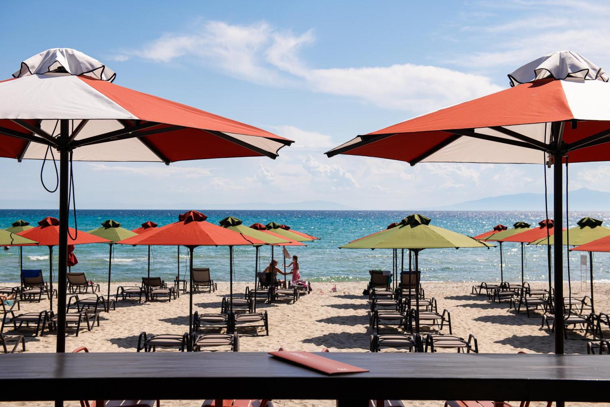 Simantro Resort Sani  Exterior photo Beach at the Hilton